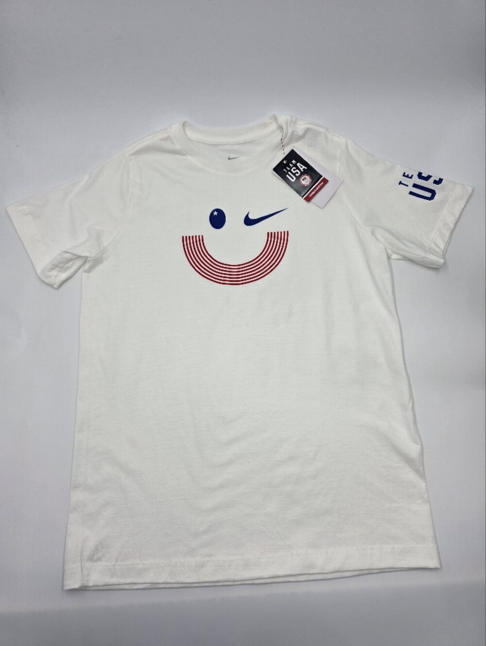 NEW Nike youth Team USA Smiley Core tee size L